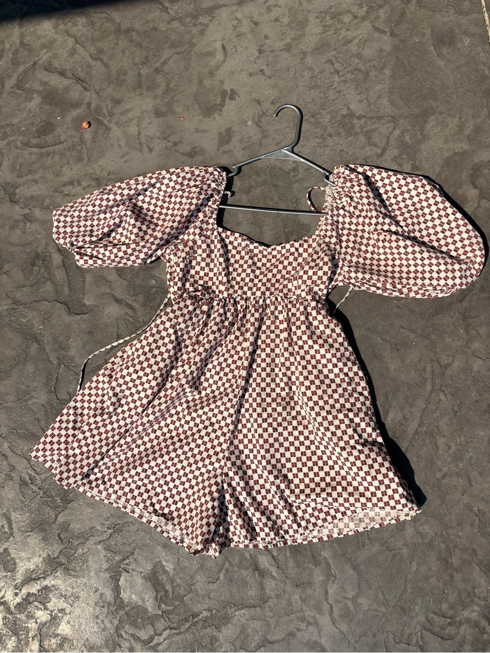 Womenโs Abercrombie & Fitch Checker Smocked Romper